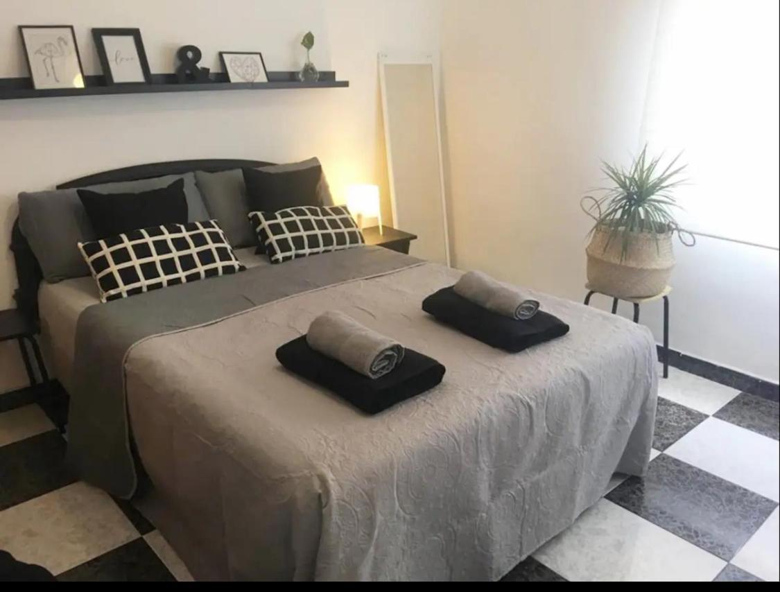 Quarto em Acomodações Particulares Privada En Piso Compartido En 3 Planta Sin Ascensor No Es Piso Entero Fuengirola